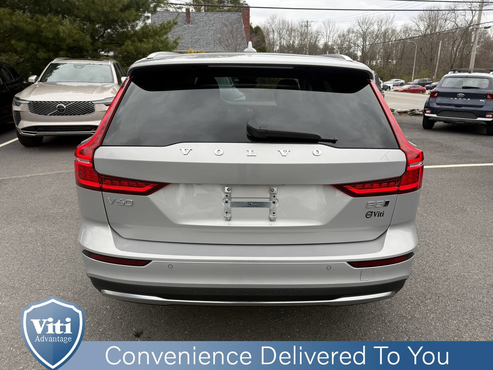 Used 2025 Volvo V60 B5 Cross Country Plus AWD/4WD image 7