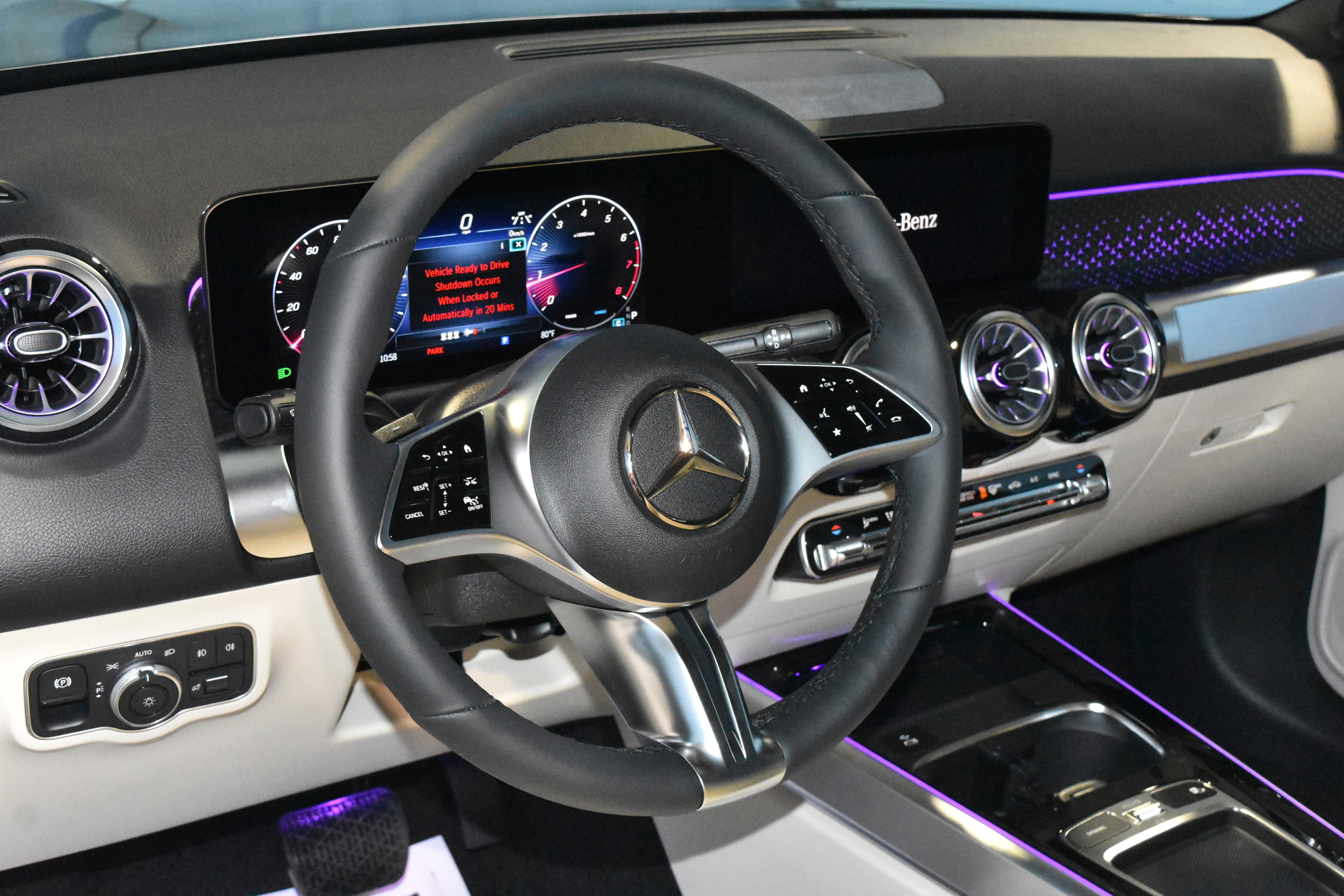 New 2026 Mercedes-Benz GLB 250 4MATIC image 2
