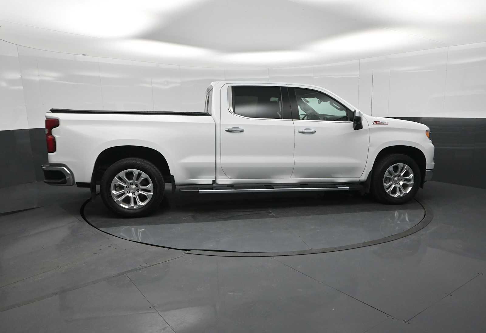 Used 2023 Chevrolet Silverado 1500 LTZ w/ LTZ Convenience Package II image 9