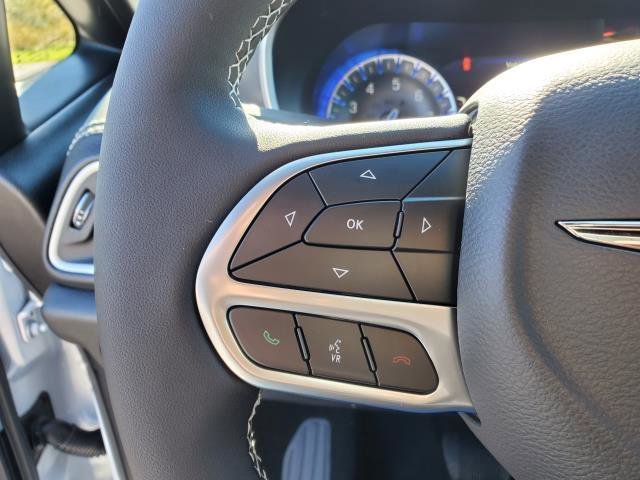 New 2026 Chrysler Pacifica Select image 10