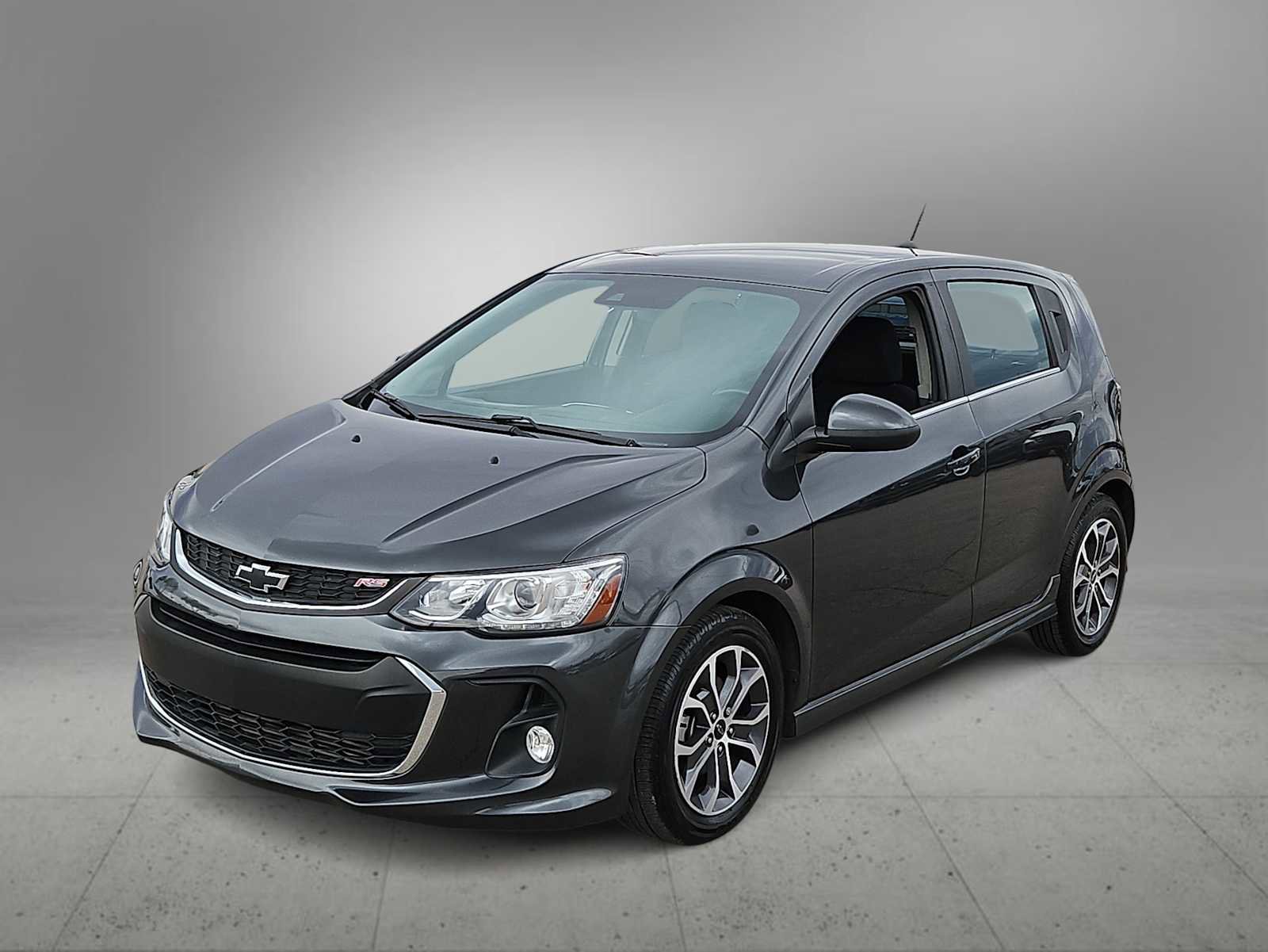 Used 2020 Chevrolet Sonic LT w/ Convenience Package image 4