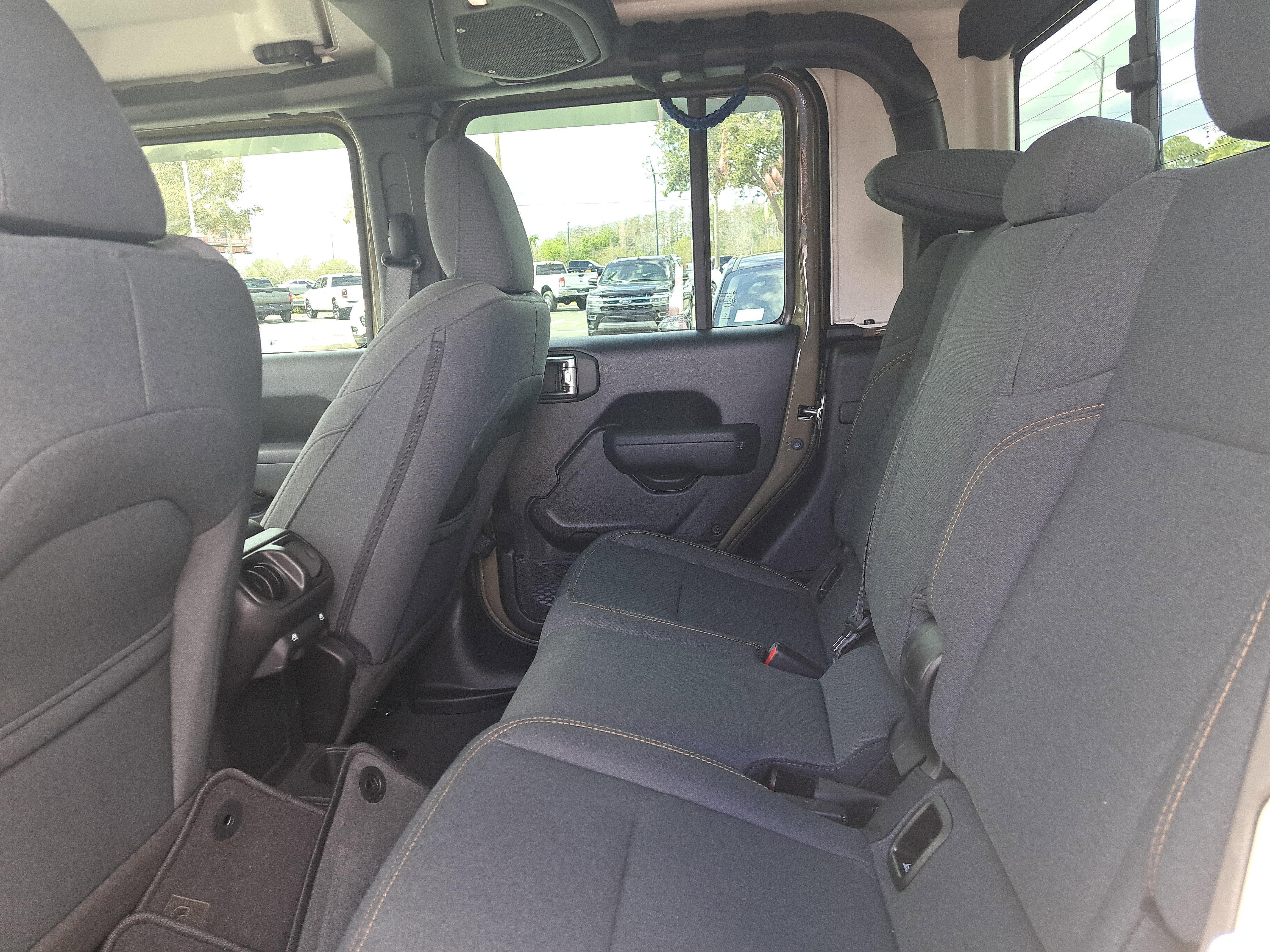 Used 2025 Jeep Gladiator Sport AWD/4WD image 21