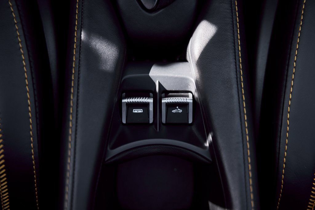 Used 2020 McLaren 720S Spider RWD image 59