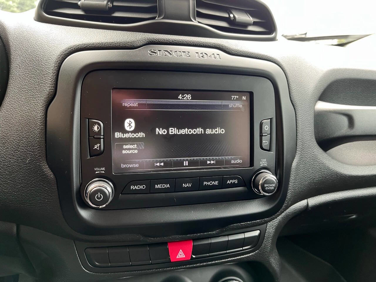 Used 2015 Jeep Renegade Latitude image 24