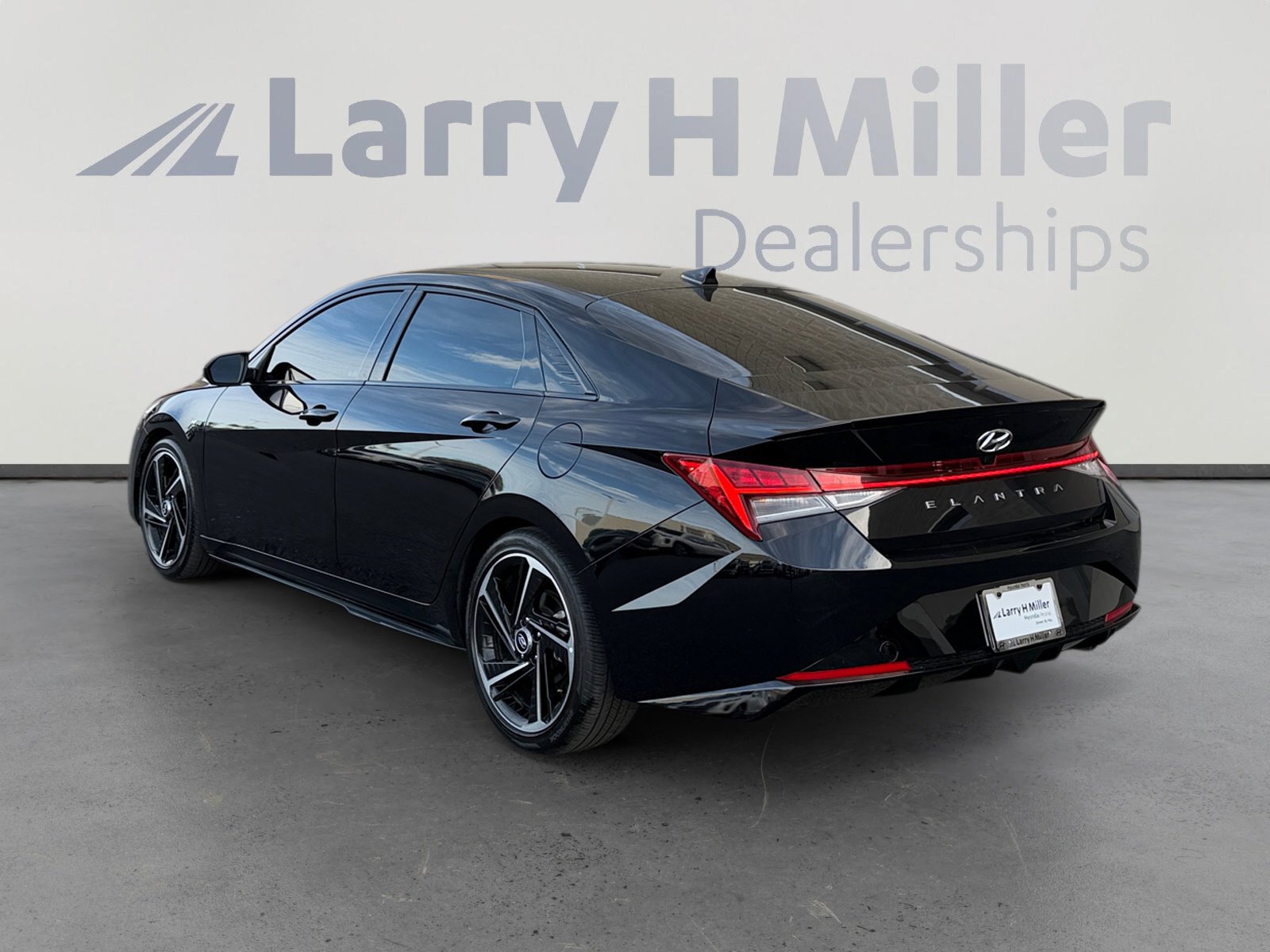 Certified 2023 Hyundai Elantra N Line image 3