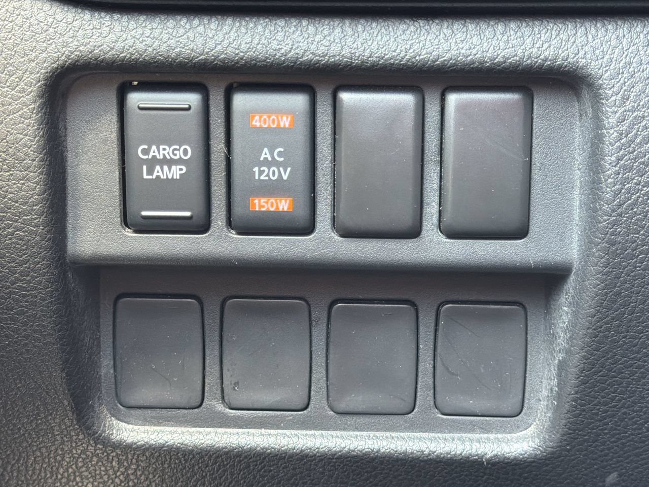 Used 2024 Nissan Titan SV w/ SV Convenience Package RWD image 16