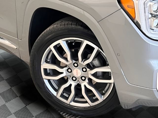 Used 2024 GMC Terrain Denali w/ Denali Premium Package image 33