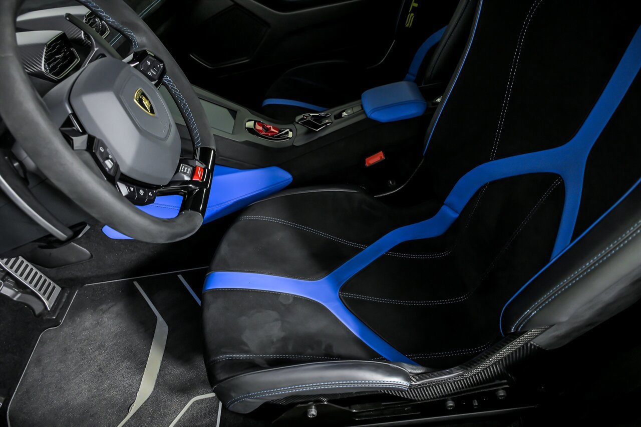 Used 2022 Lamborghini Huracan STO RWD image 20