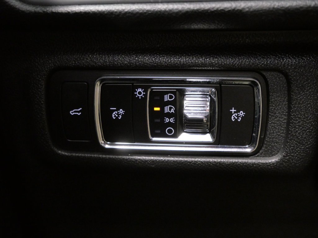 Used 2024 Lincoln Corsair AWD w/ Equipment Group 101A image 20