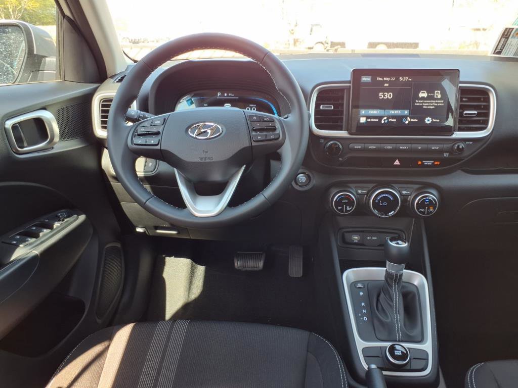 Certified 2025 Hyundai Venue SEL image 10