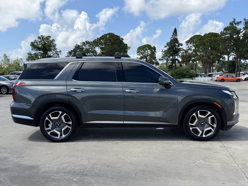 Used 2023 Hyundai Palisade Limited FWD image 3