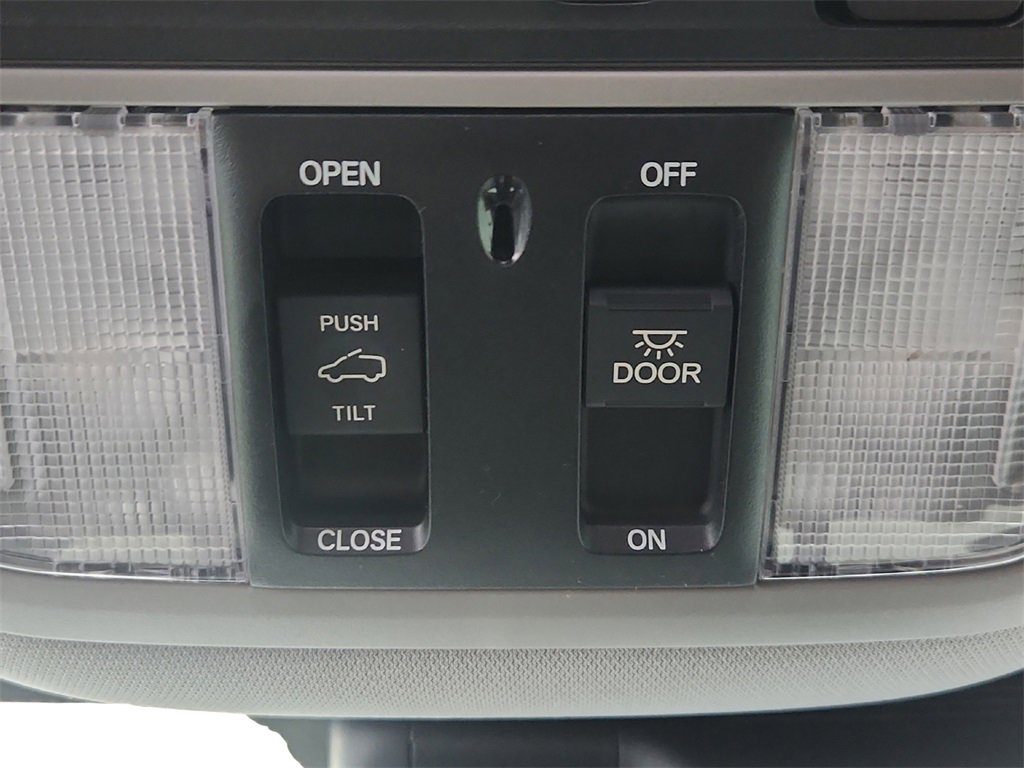 Used 2018 Honda Odyssey Touring image 40