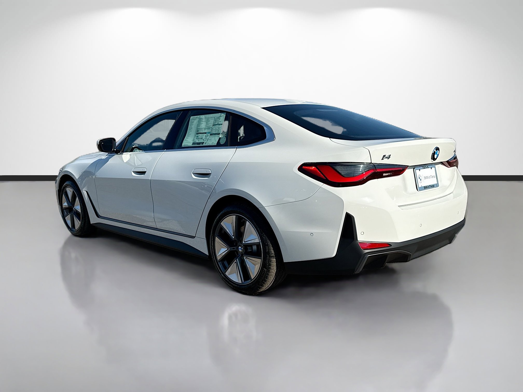 New 2026 BMW i4 eDrive40 w/ Parking Assistance Package RWD image 5