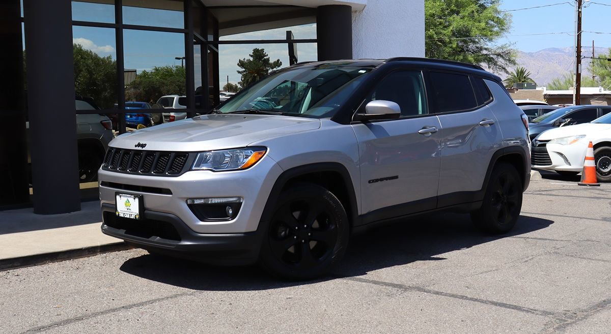 Used 2020 Jeep Compass Latitude FWD image 2