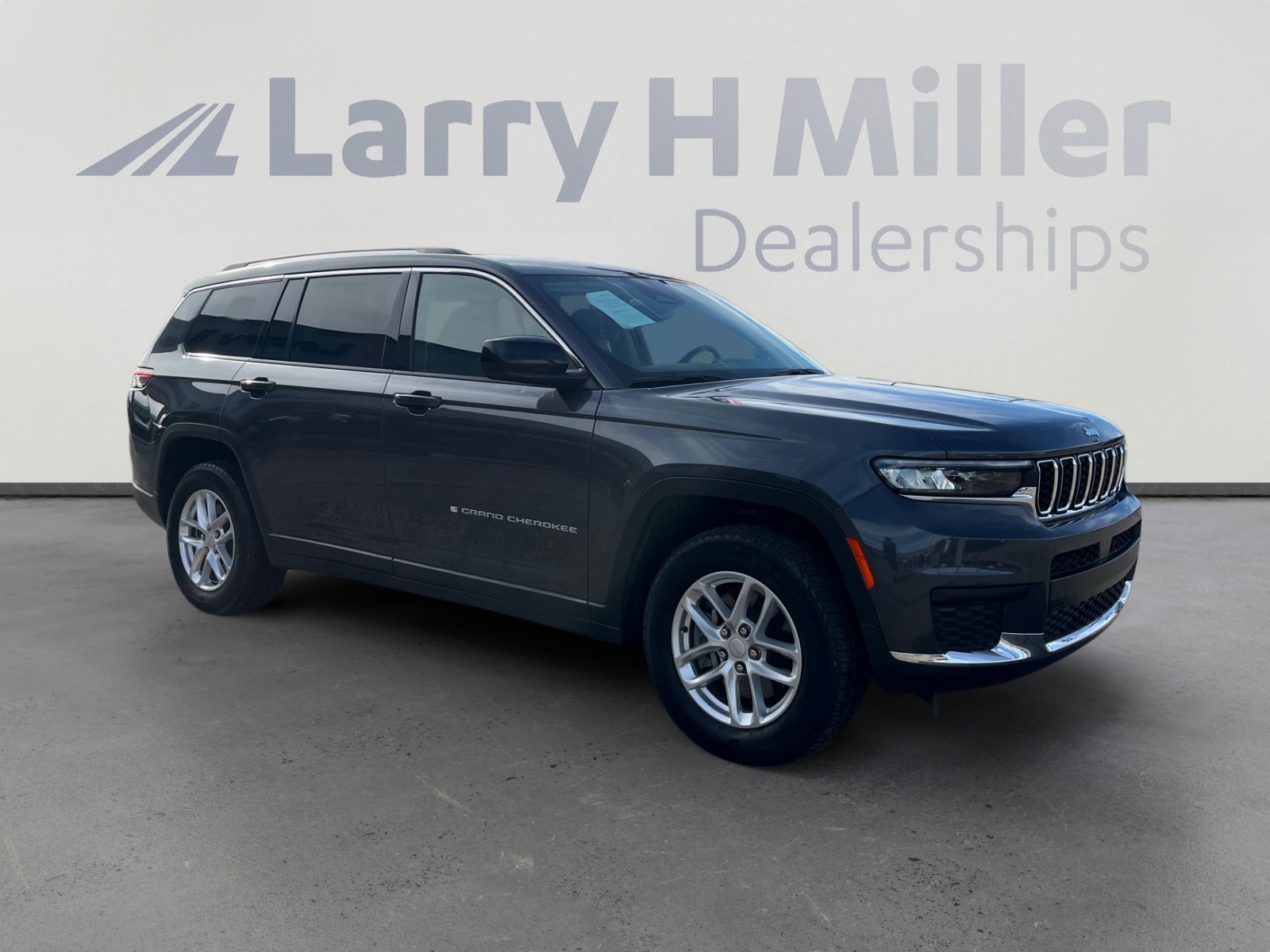 Certified 2023 Jeep Grand Cherokee L Laredo image 7