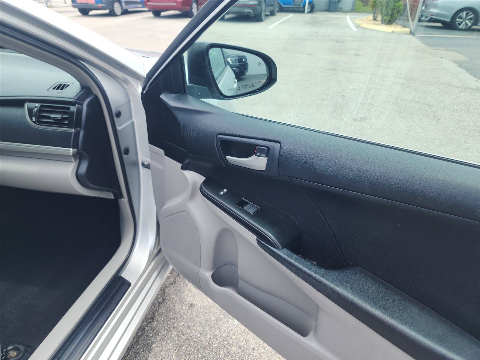 Used 2012 Toyota Camry LE FWD image 20