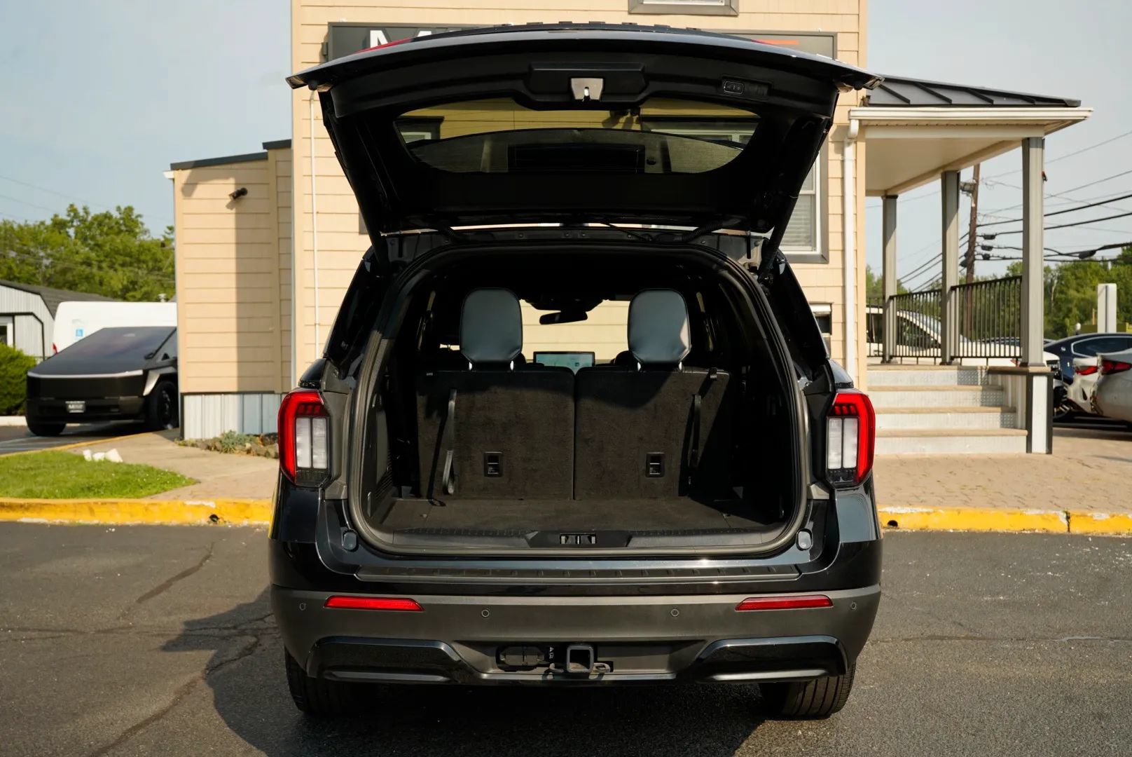 Used 2025 Ford Explorer ST-Line AWD/4WD image 31