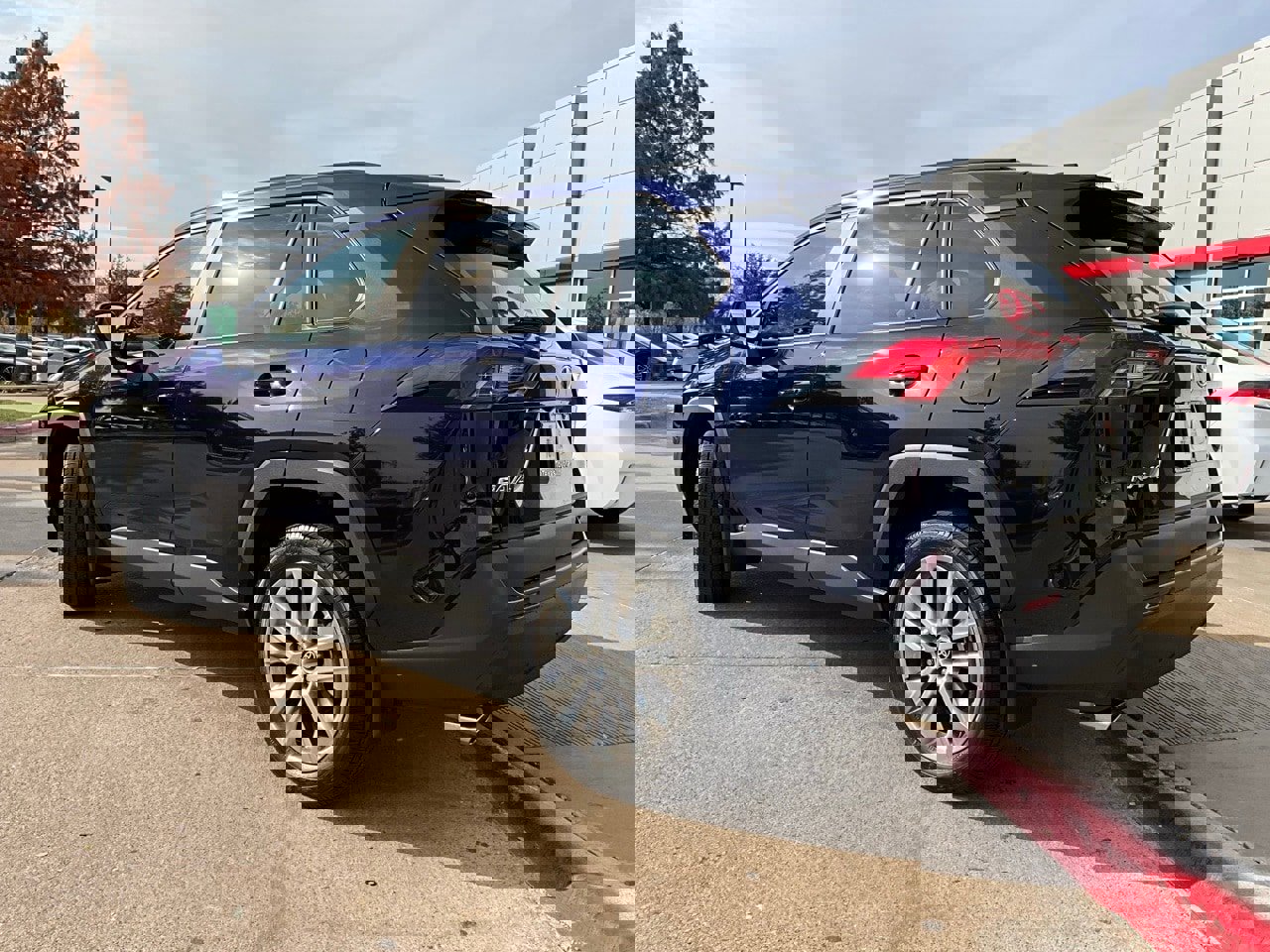 Used 2024 Toyota RAV4 XLE Premium image 8