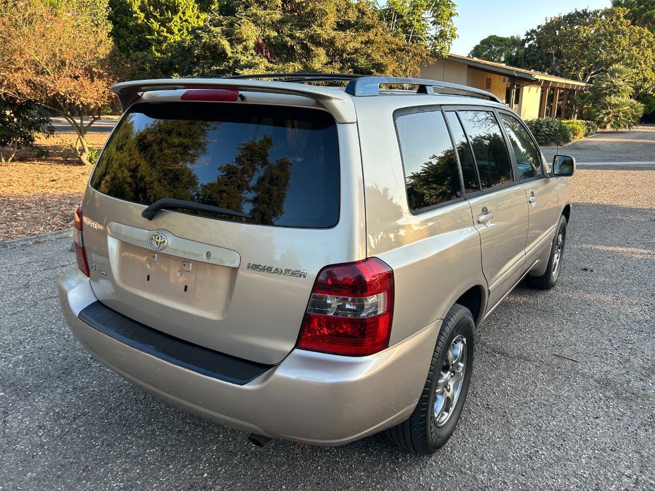 Used 2004 Toyota Highlander 4WD V6 w/ Preferred Pkg image 15