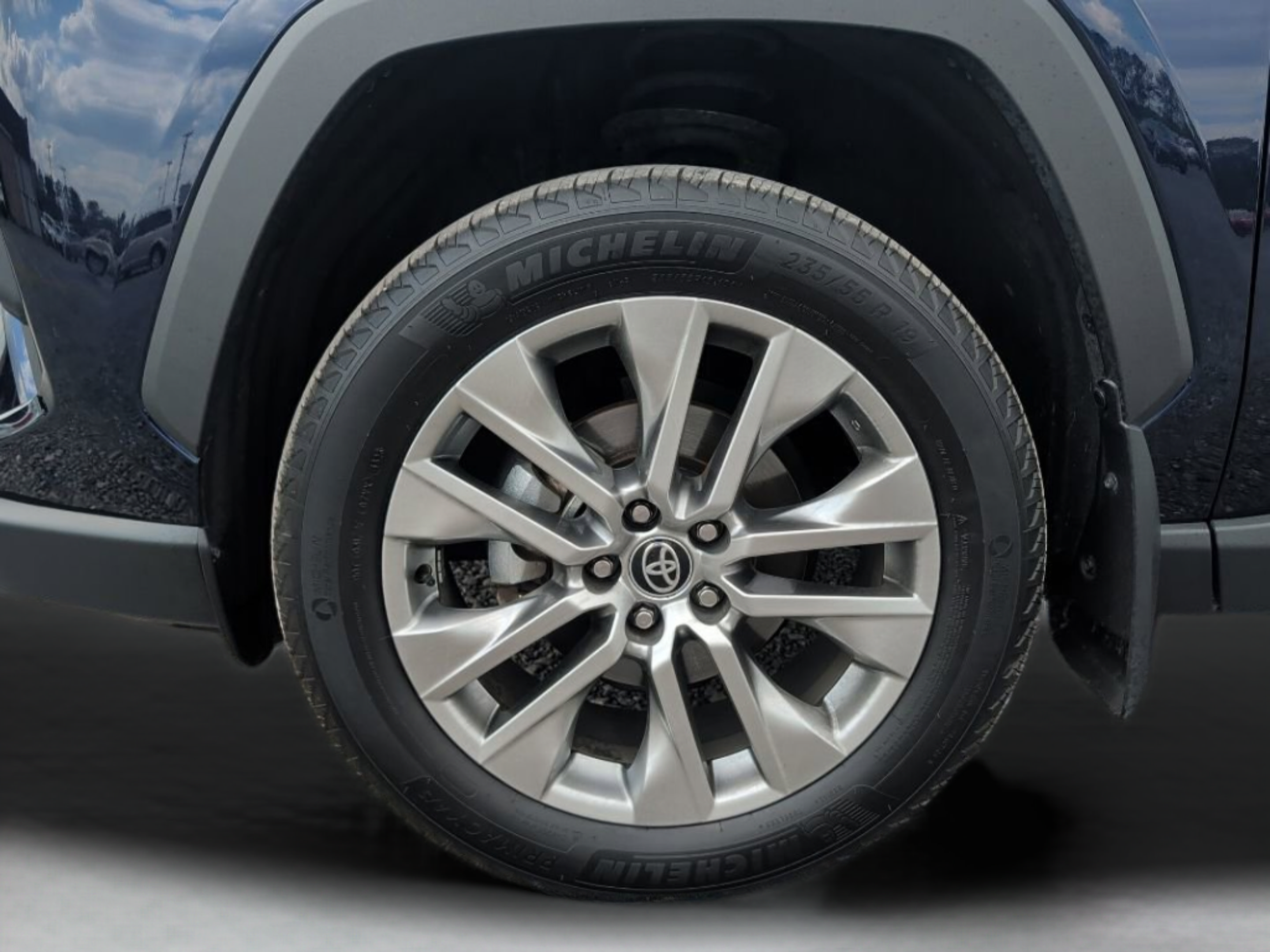 Used 2024 Toyota RAV4 XLE Premium AWD/4WD image 41