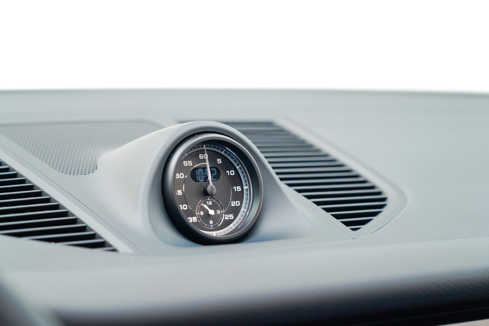 New 2026 Porsche Macan image 25