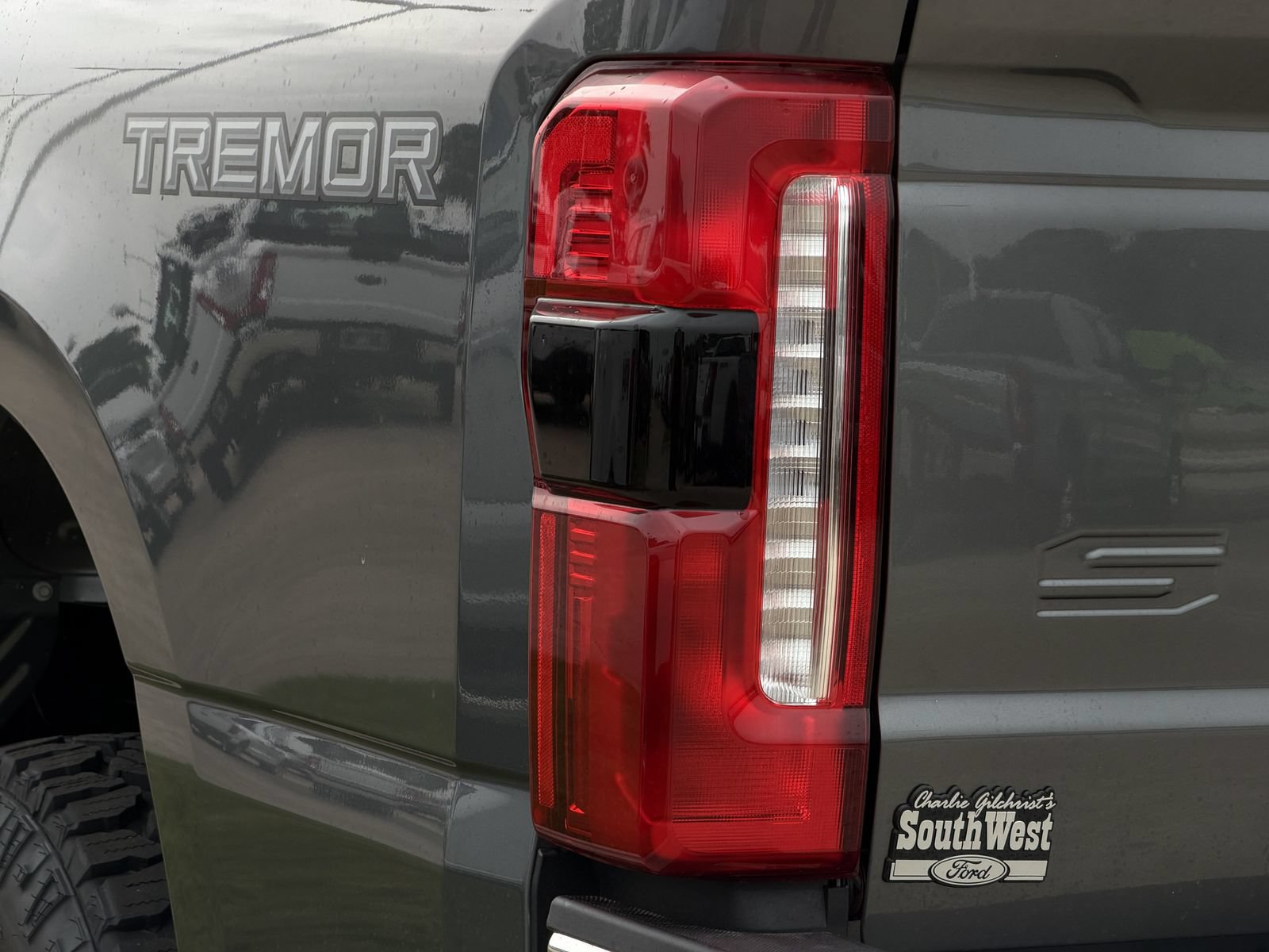 New 2026 Ford F250 Lariat w/ Tremor Off-Road Package AWD/4WD image 10