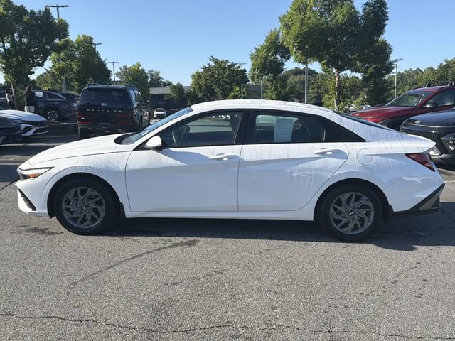 Certified 2026 Hyundai Elantra Hybrid FWD image 4