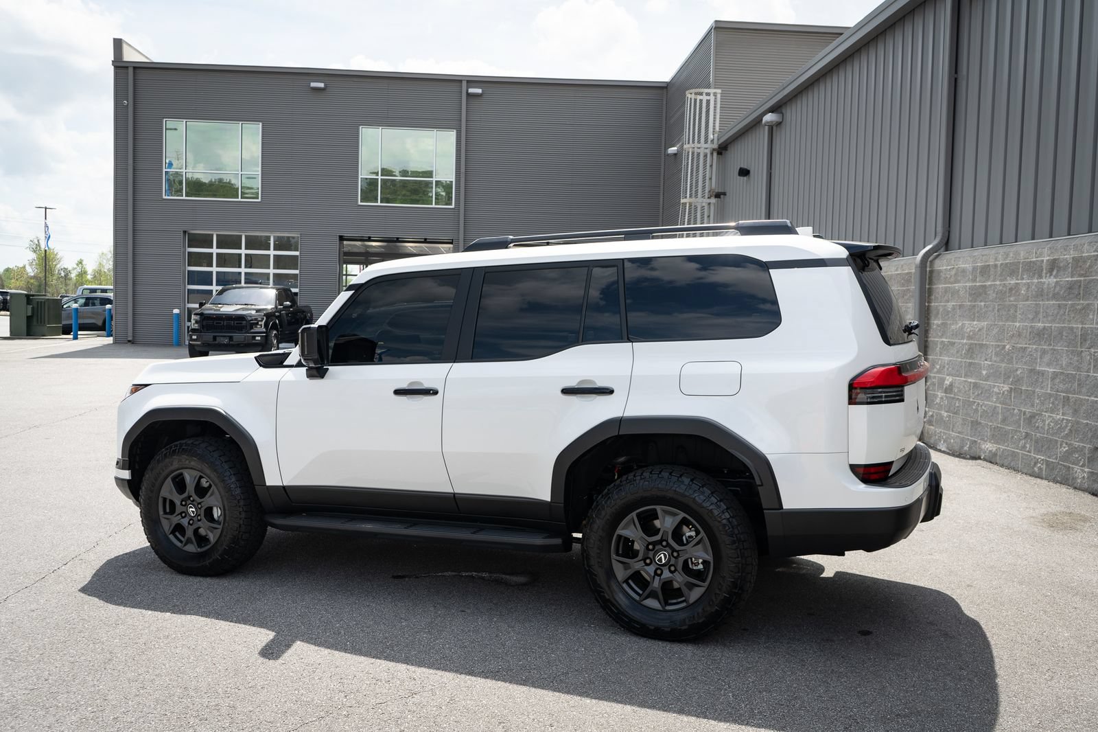 Used 2025 Lexus GX 550 AWD/4WD image 14