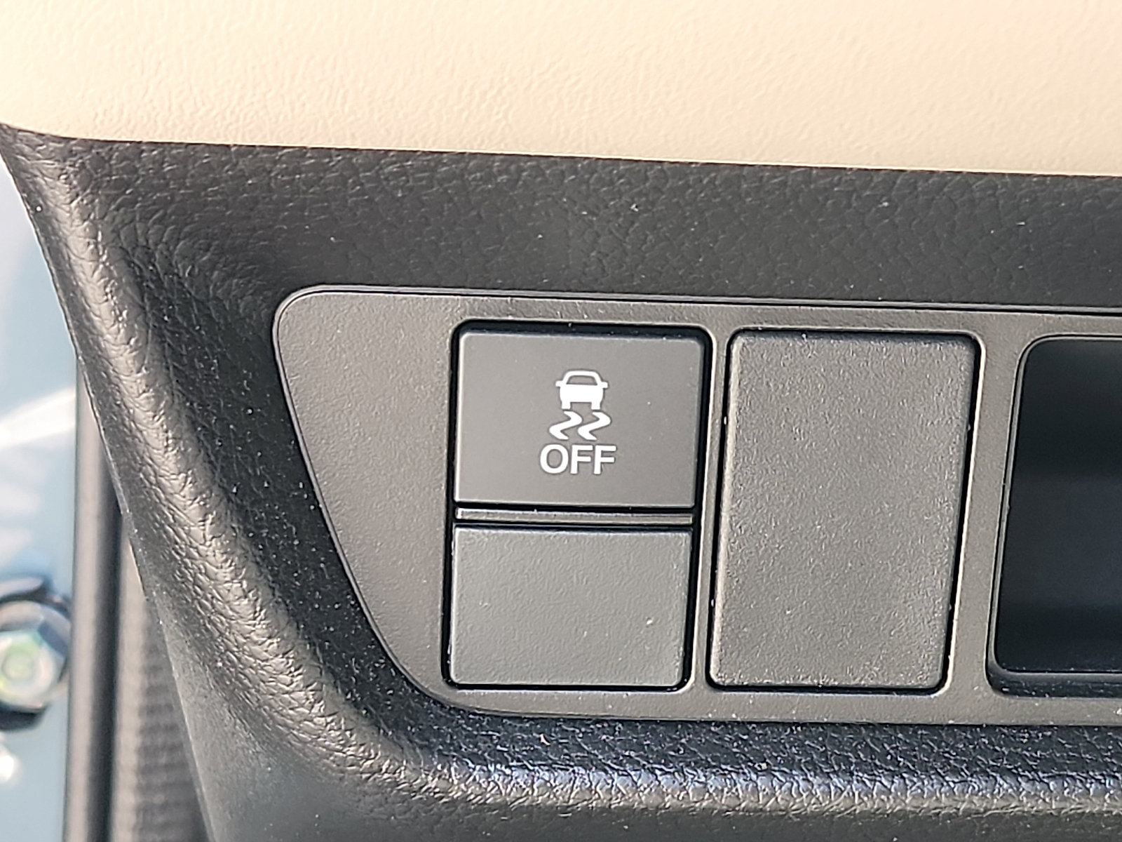 Used 2025 Honda HR-V LX image 26