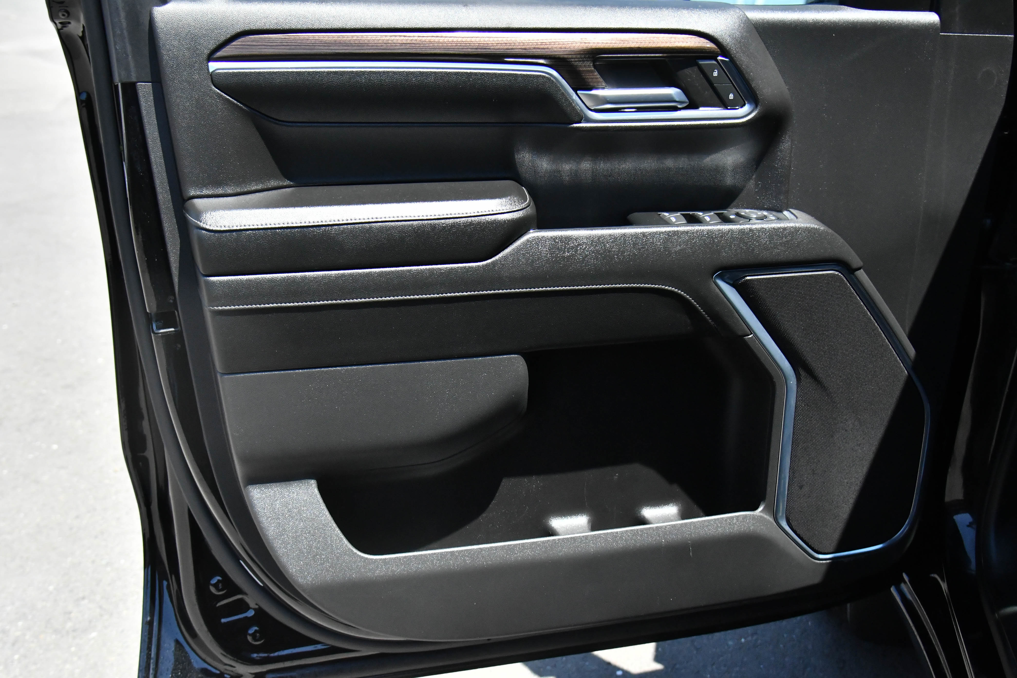 Used 2024 Chevrolet Silverado 1500 RST AWD/4WD image 13