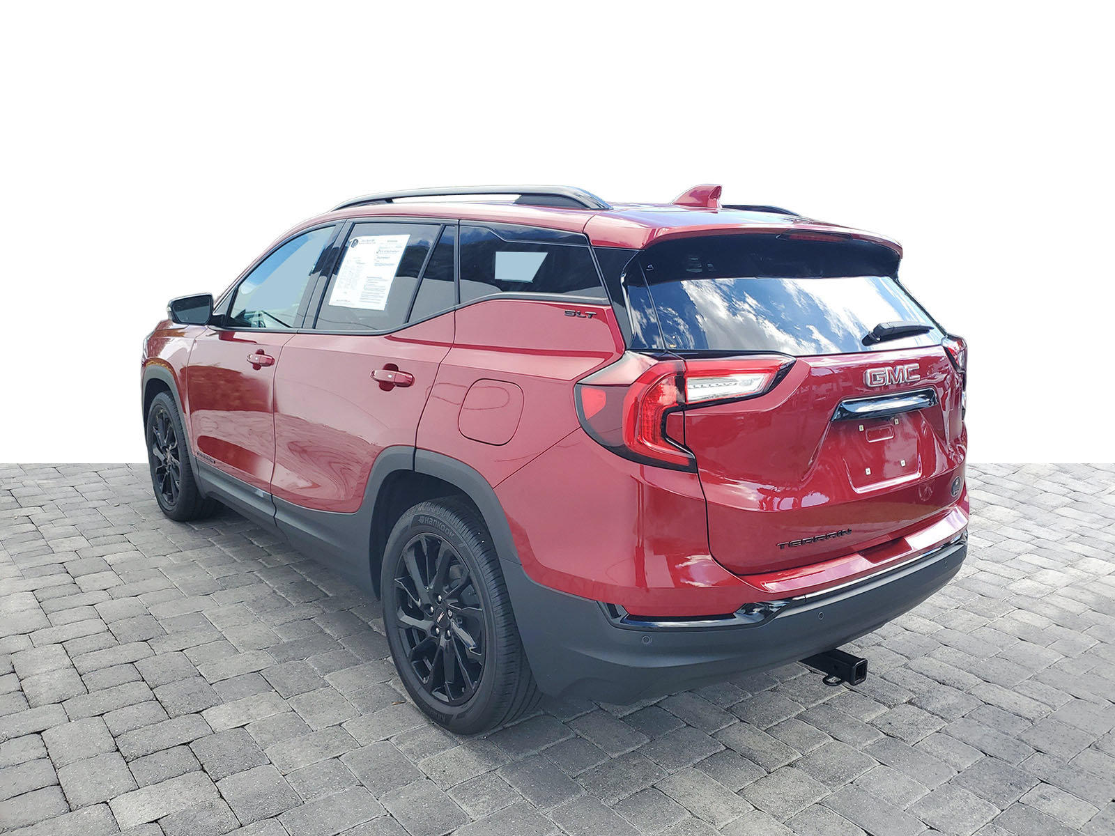 Used 2023 GMC Terrain SLT w/ Tech Package FWD image 4