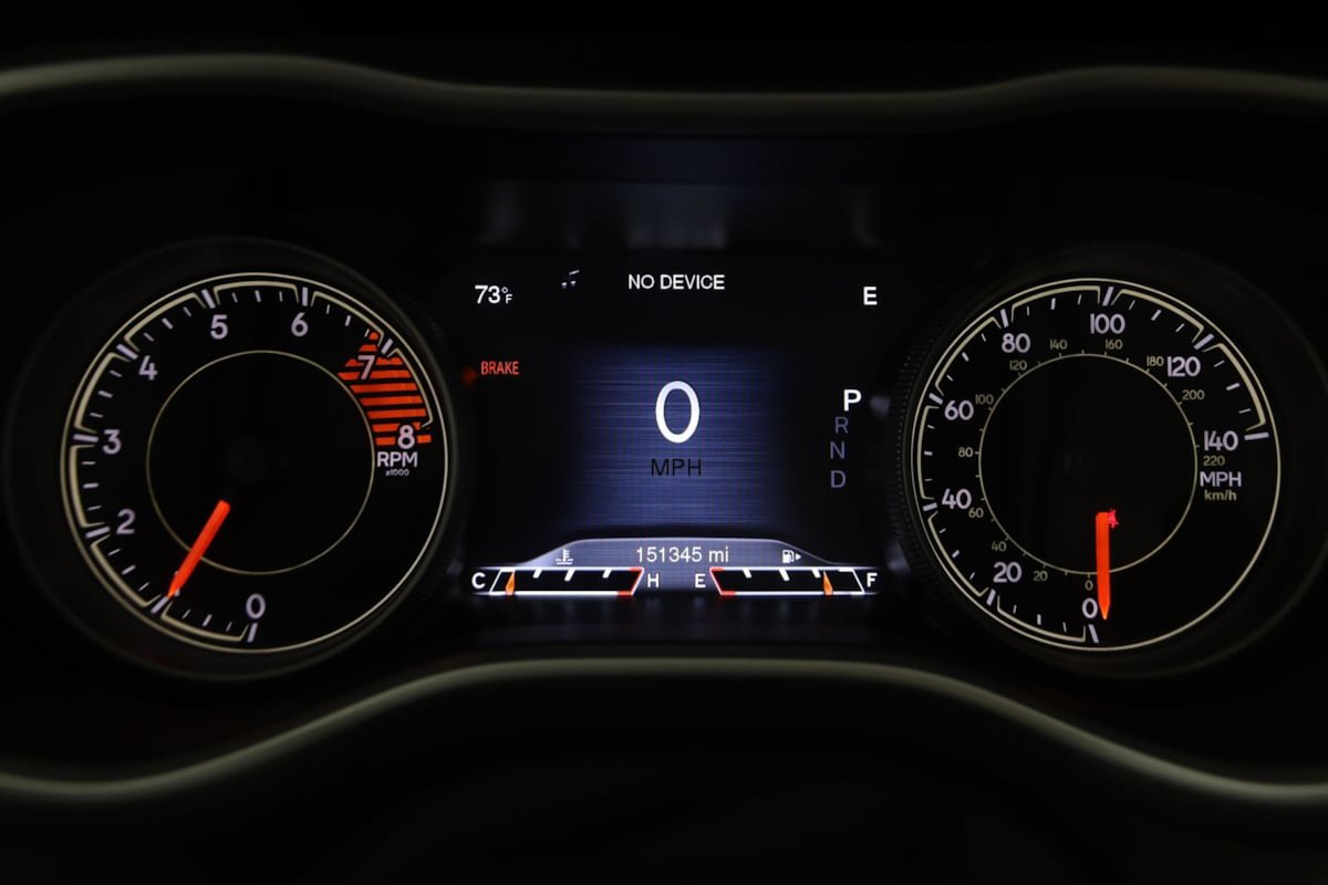 Used 2018 Jeep Cherokee Overland AWD/4WD image 16