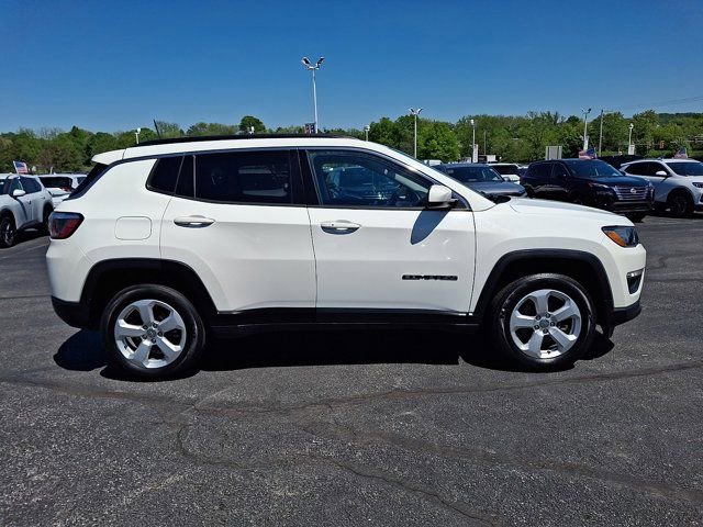 Certified 2019 Jeep Compass Latitude w/ Popular Equipment Group AWD/4WD image 9