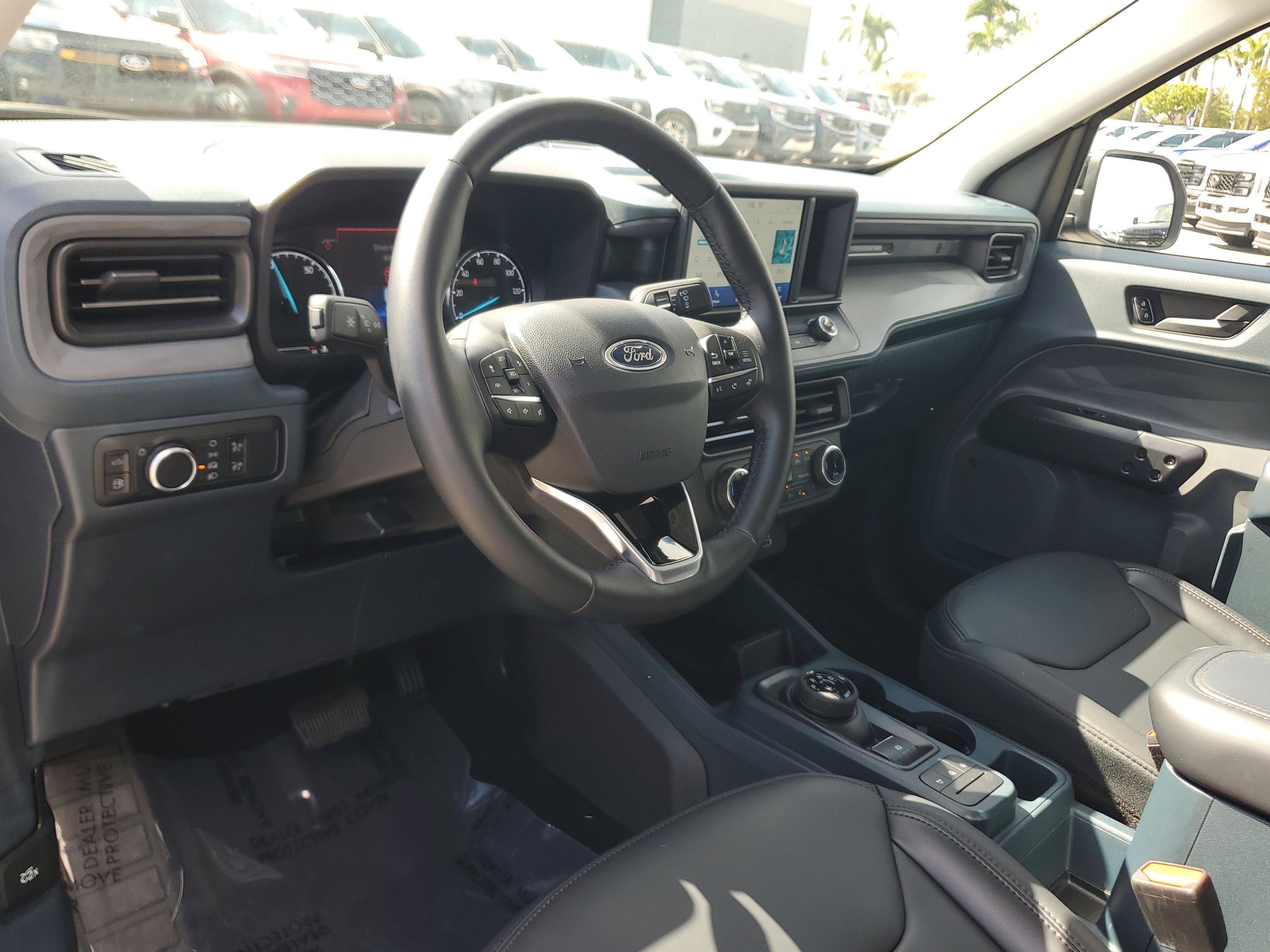 Used 2024 Ford Maverick Lariat w/ Black Appearance Package image 9