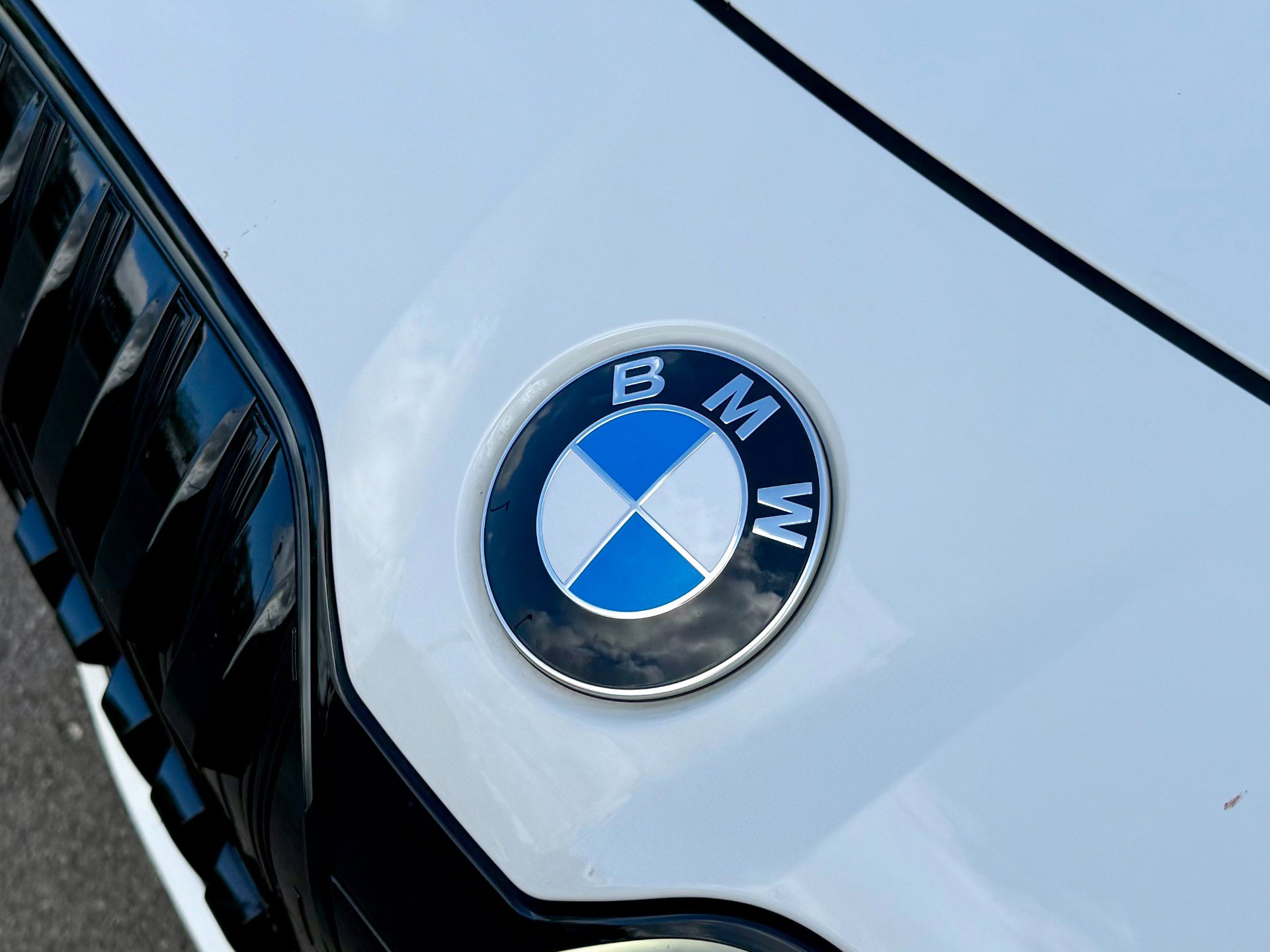 Used 2025 BMW 760i xDrive w/ Executive Package AWD/4WD image 8