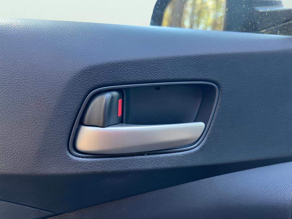 Used 2015 Honda CR-V LX image 10