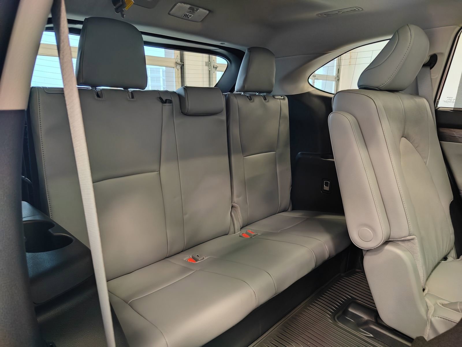 New 2026 Toyota Highlander Platinum image 20