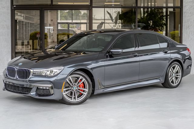 Used 2019 BMW 740i w/ M Sport Package RWD image 2