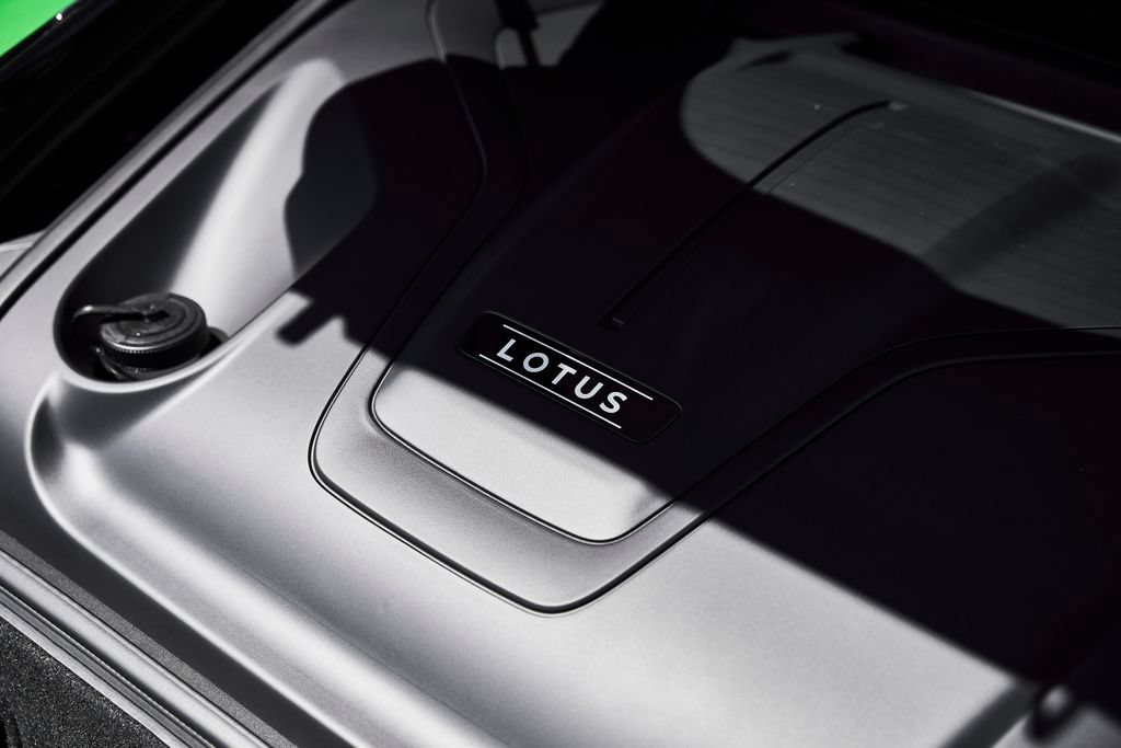 Used 2026 Lotus Emira SE RWD image 19