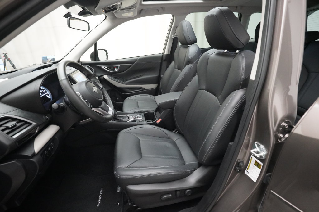 Used 2023 Subaru Forester Limited AWD/4WD image 7