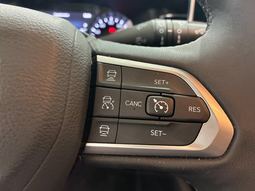 Used 2025 Jeep Compass Limited AWD/4WD image 23