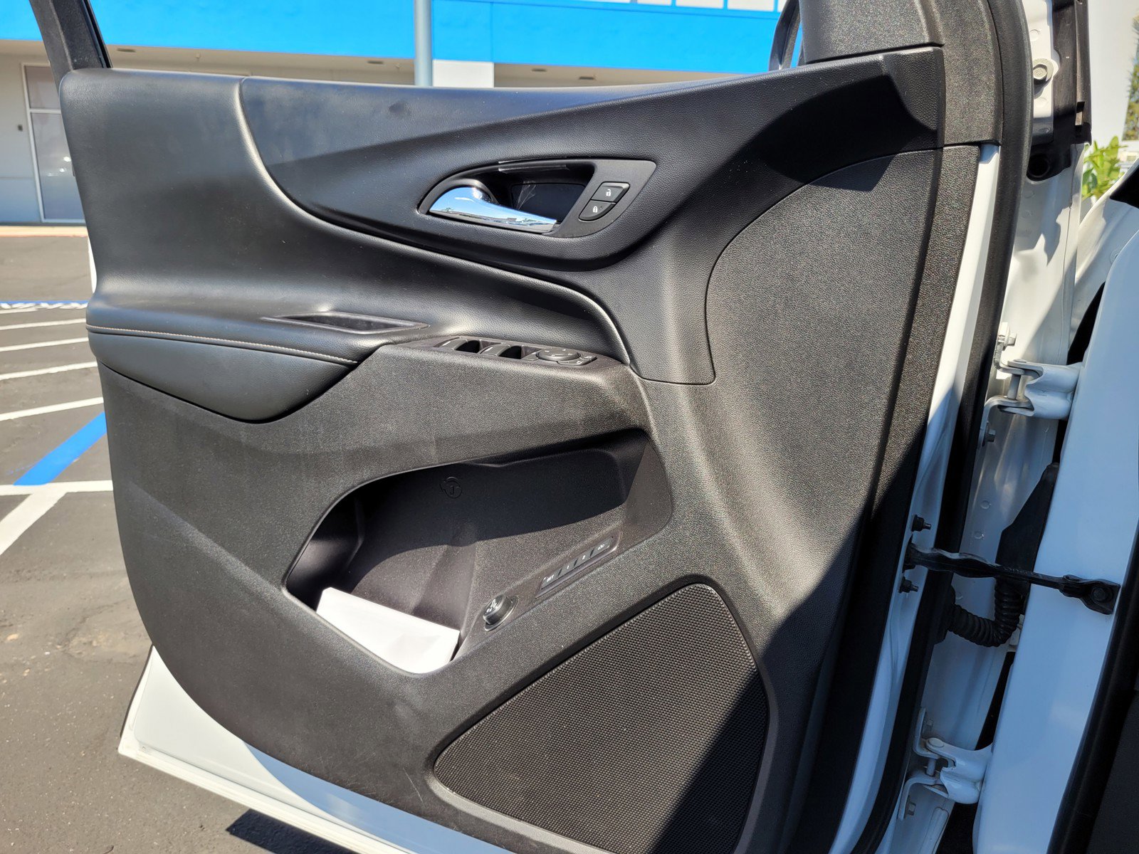 Used 2018 Chevrolet Equinox Premier AWD/4WD image 25