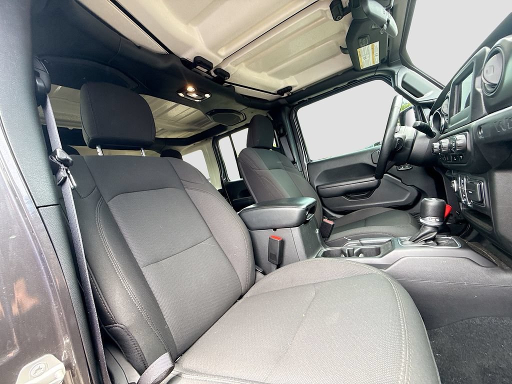 Used 2023 Jeep Wrangler Unlimited w/ Cold Weather Group AWD/4WD image 32