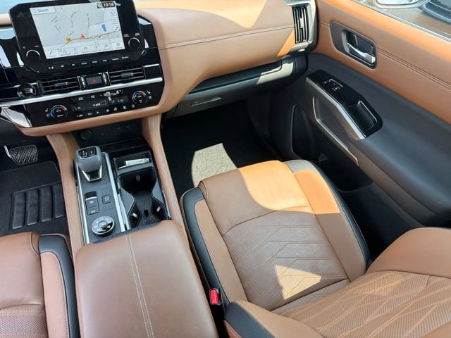 Used 2025 Nissan Pathfinder Platinum AWD/4WD image 31