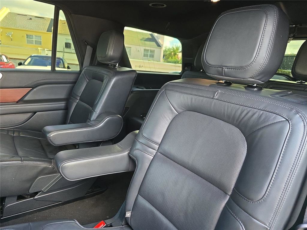 Used 2023 Lincoln Navigator Reserve RWD image 14