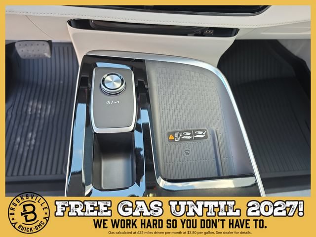 New 2027 Buick Enclave Avenir w/ LPO, Floor Liner Package FWD image 24