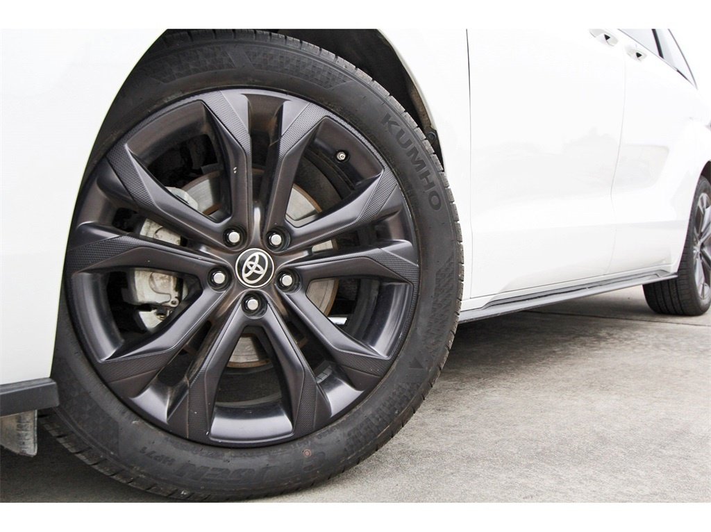 Used 2023 Toyota Sienna XSE image 29