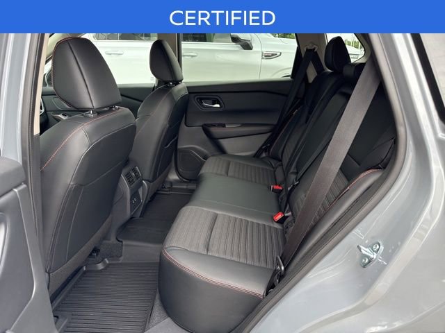 Used 2025 Nissan Rogue SV AWD/4WD image 6