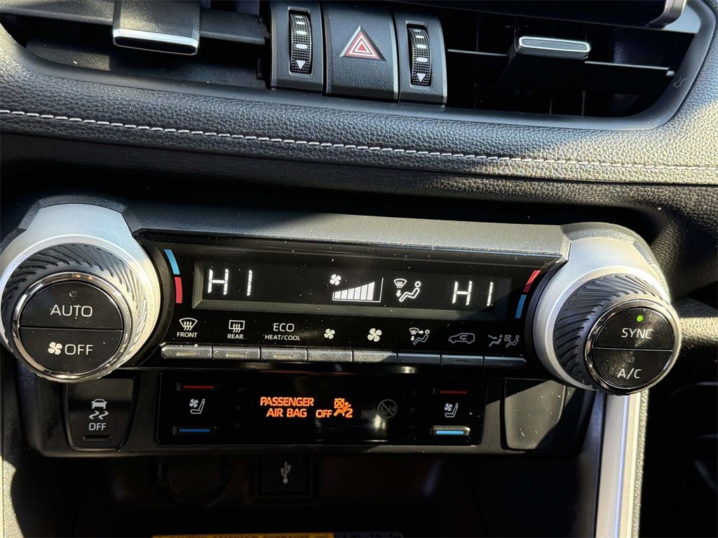 Used 2021 Toyota RAV4 Limited image 21