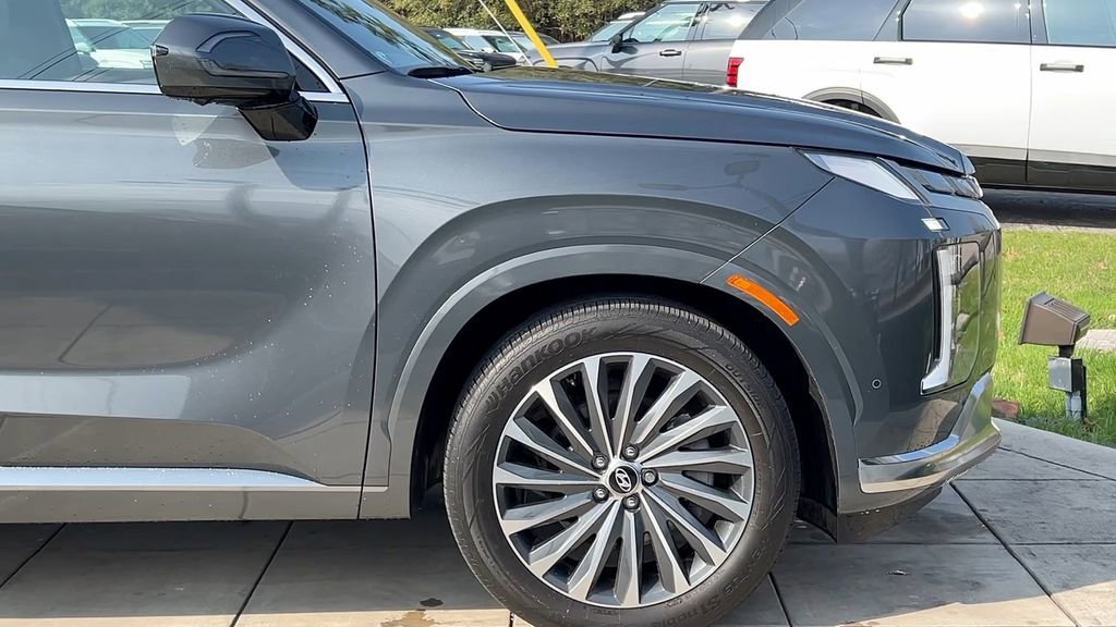 Used 2024 Hyundai Palisade Calligraphy image 13